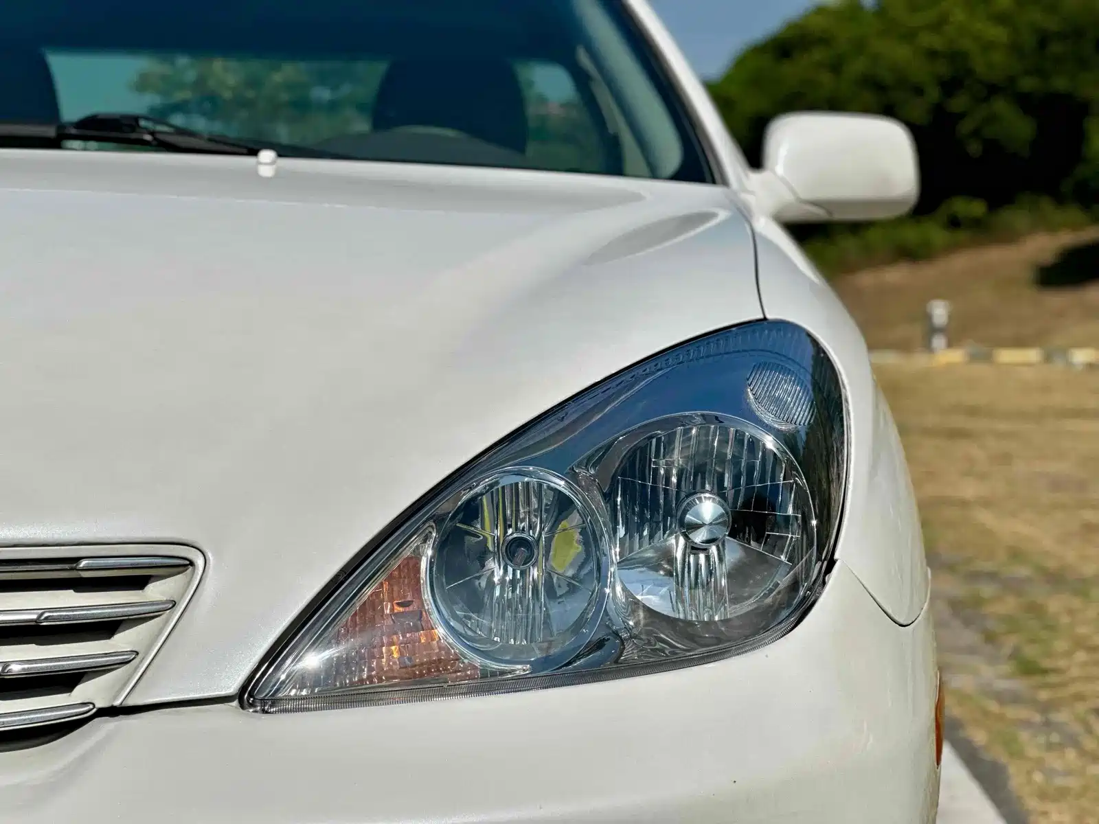 Photo 4 - Lexus ES