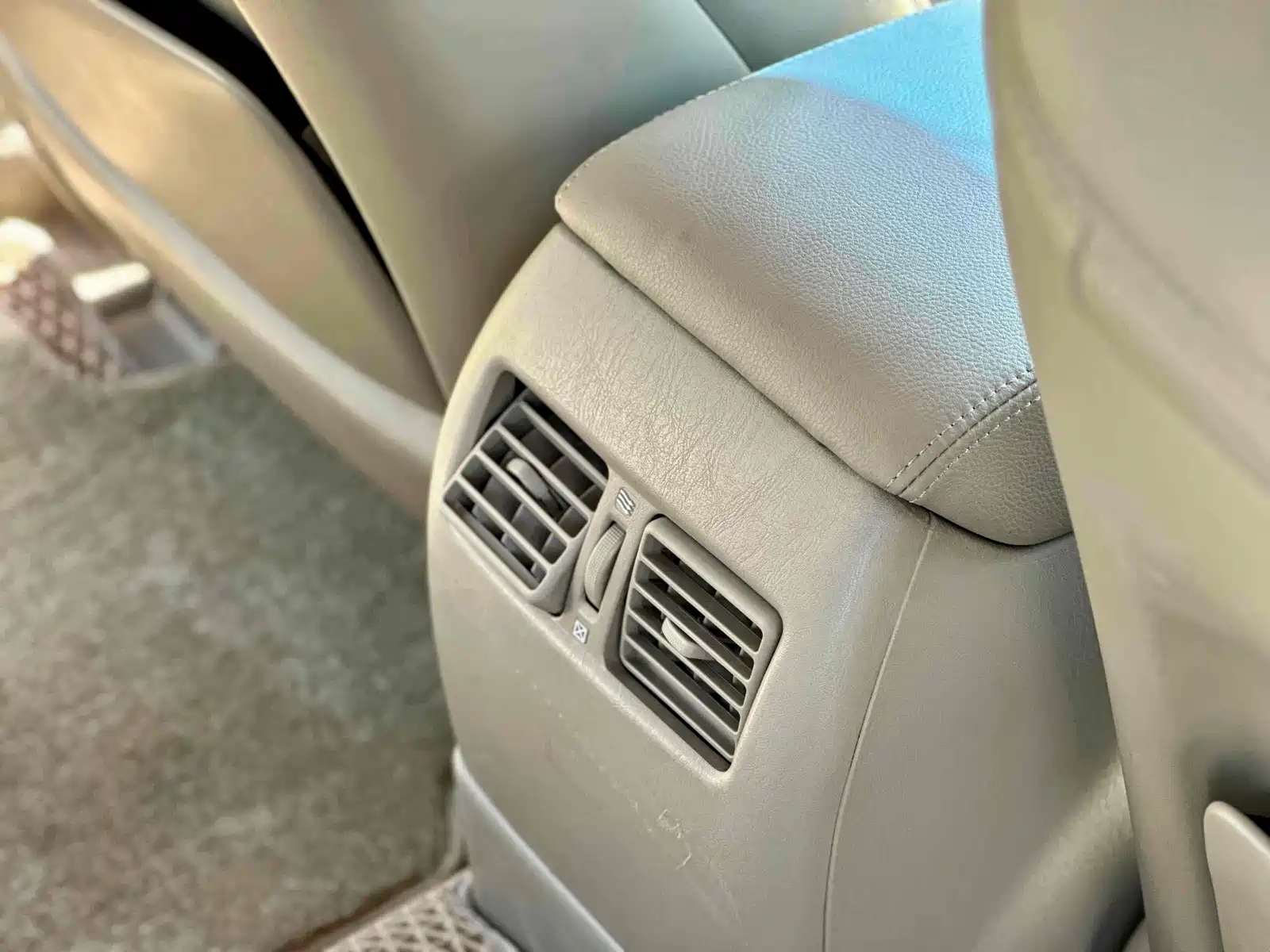 Photo 16 - Lexus ES