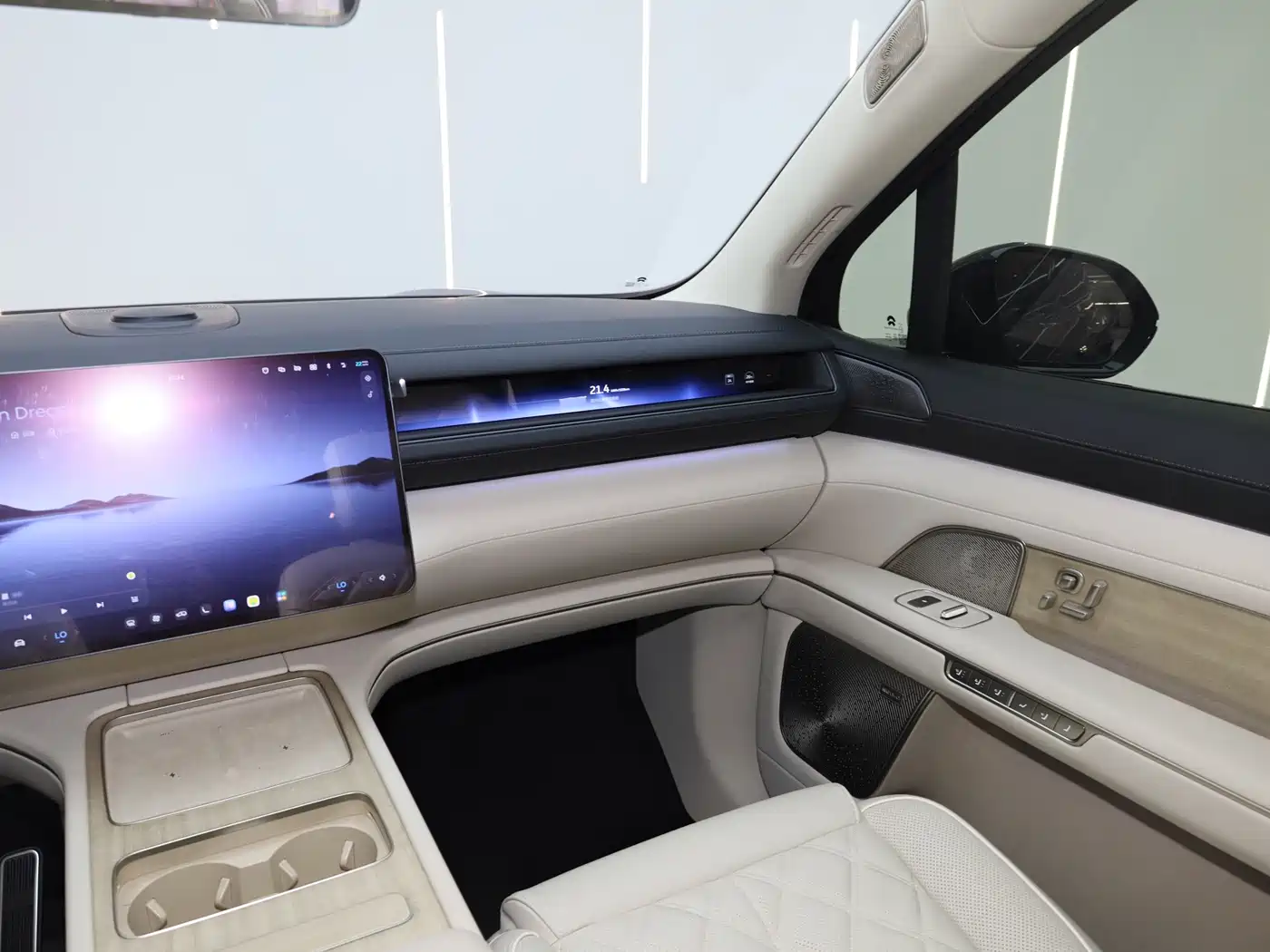 NIO ES8 2026 2025 Model 6-Seat Executive Luxury Edition