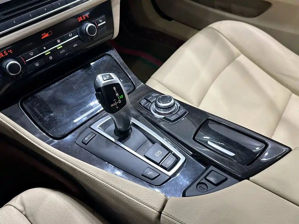 BMW 5 Series 2012 523Li Luxury фото 12