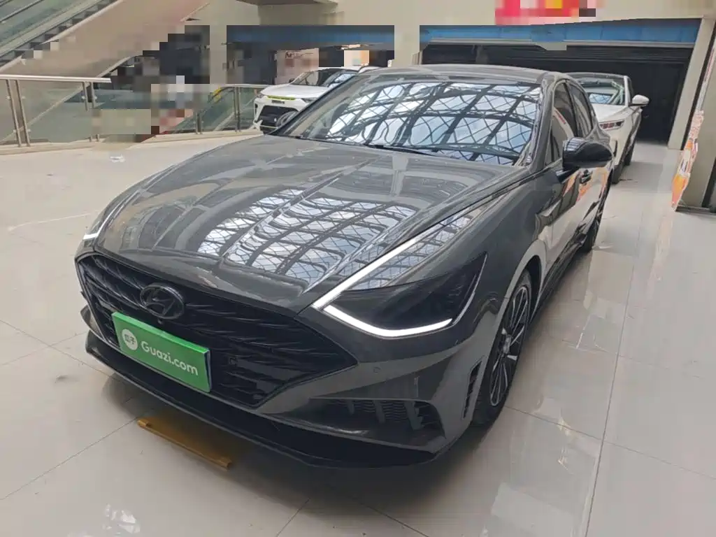 Photo 1 - Hyundai Sonata