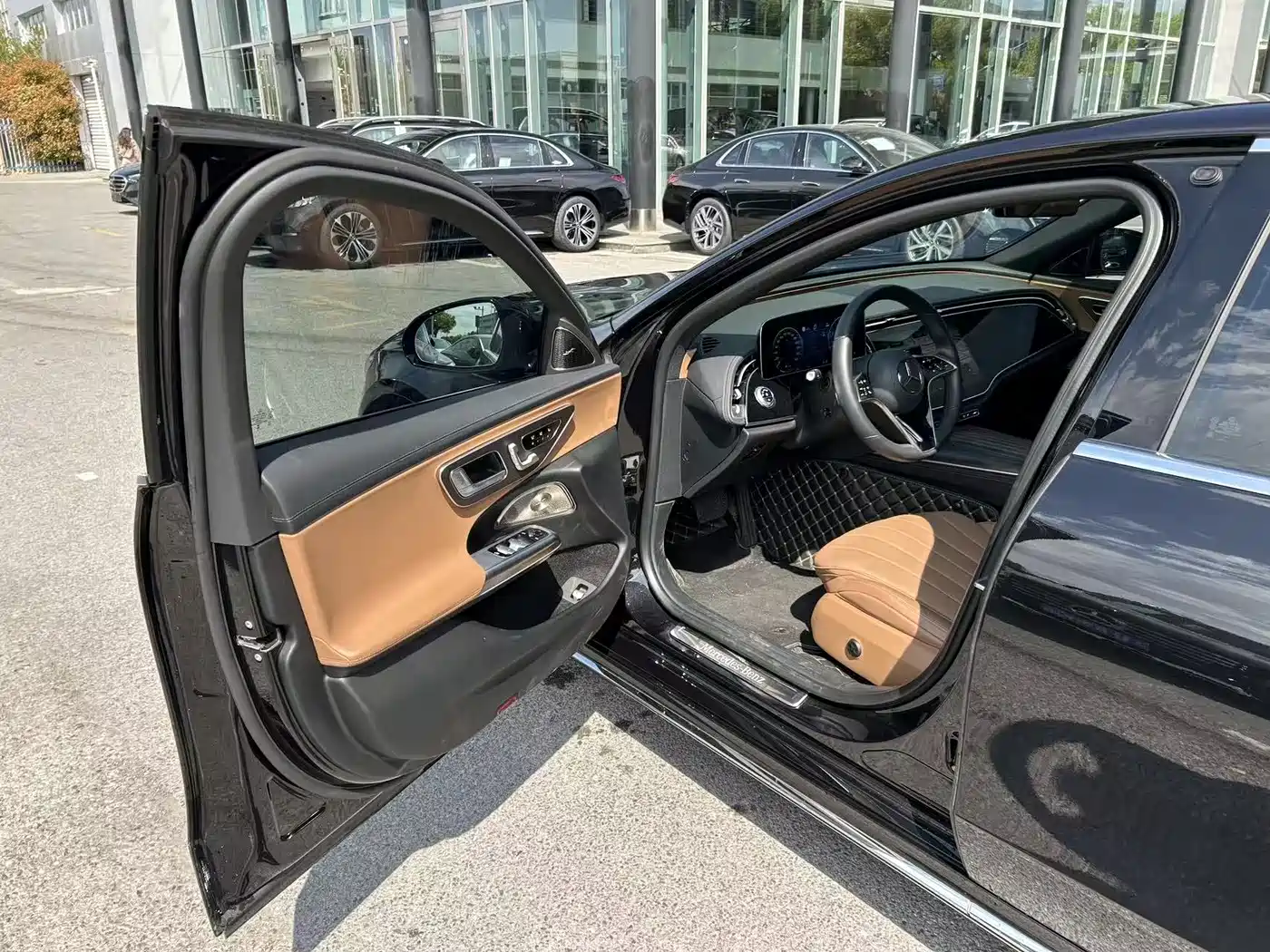 Mercedes-Benz E-Class 2024 Model E 300 L Luxury фото 11