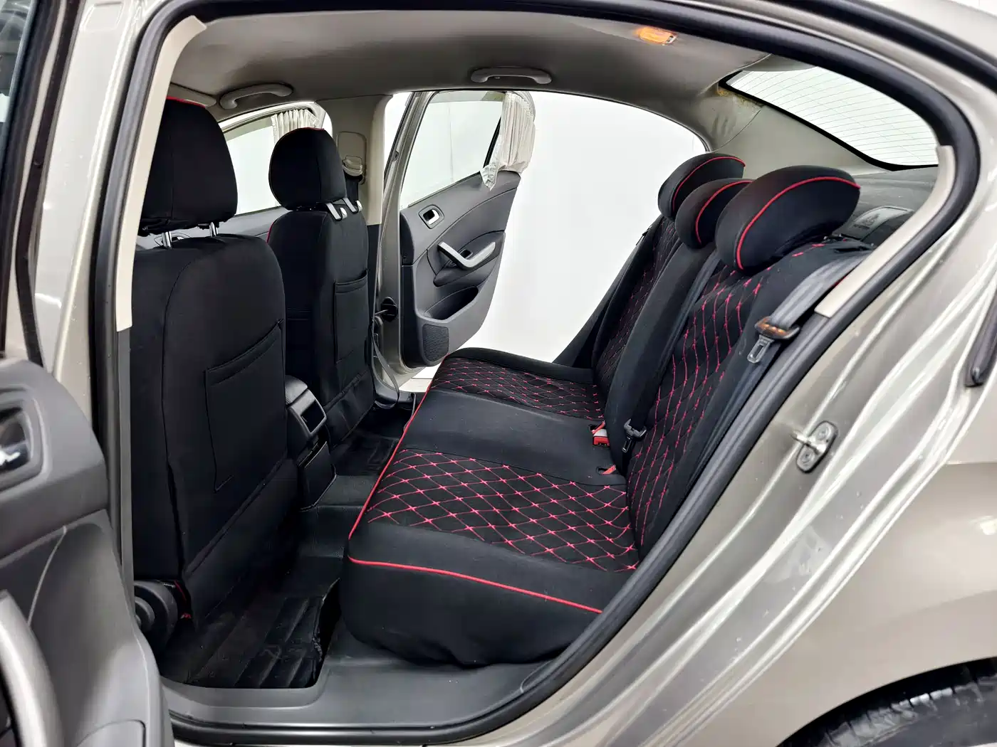 Peugeot 408 2013 2.0L Manual Comfort Edition фото 12