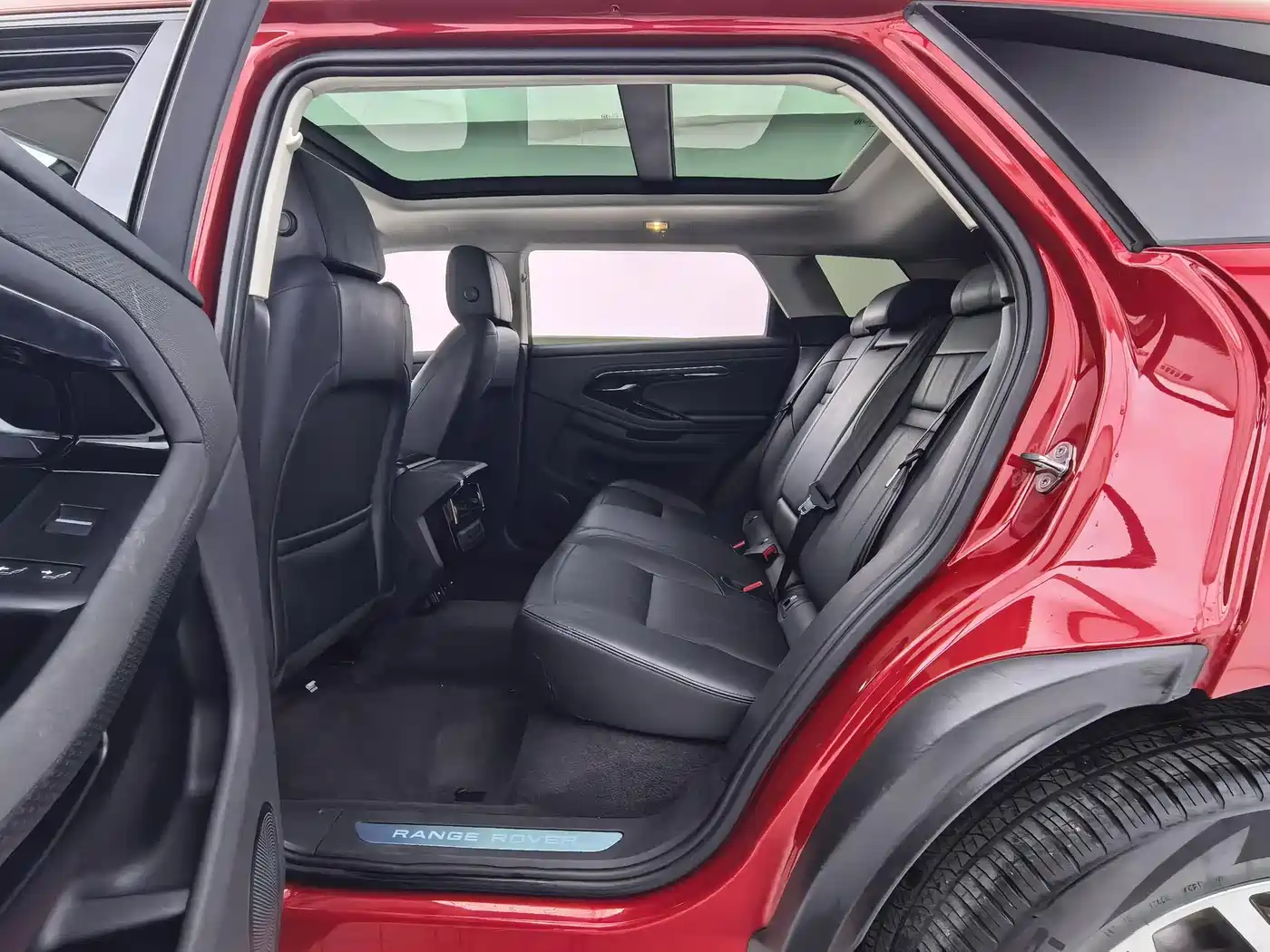 Land Rover Range Rover Evoque 2021 Range Rover Evoque L 249PS R-Dynamic S Performance Edition фото 6
