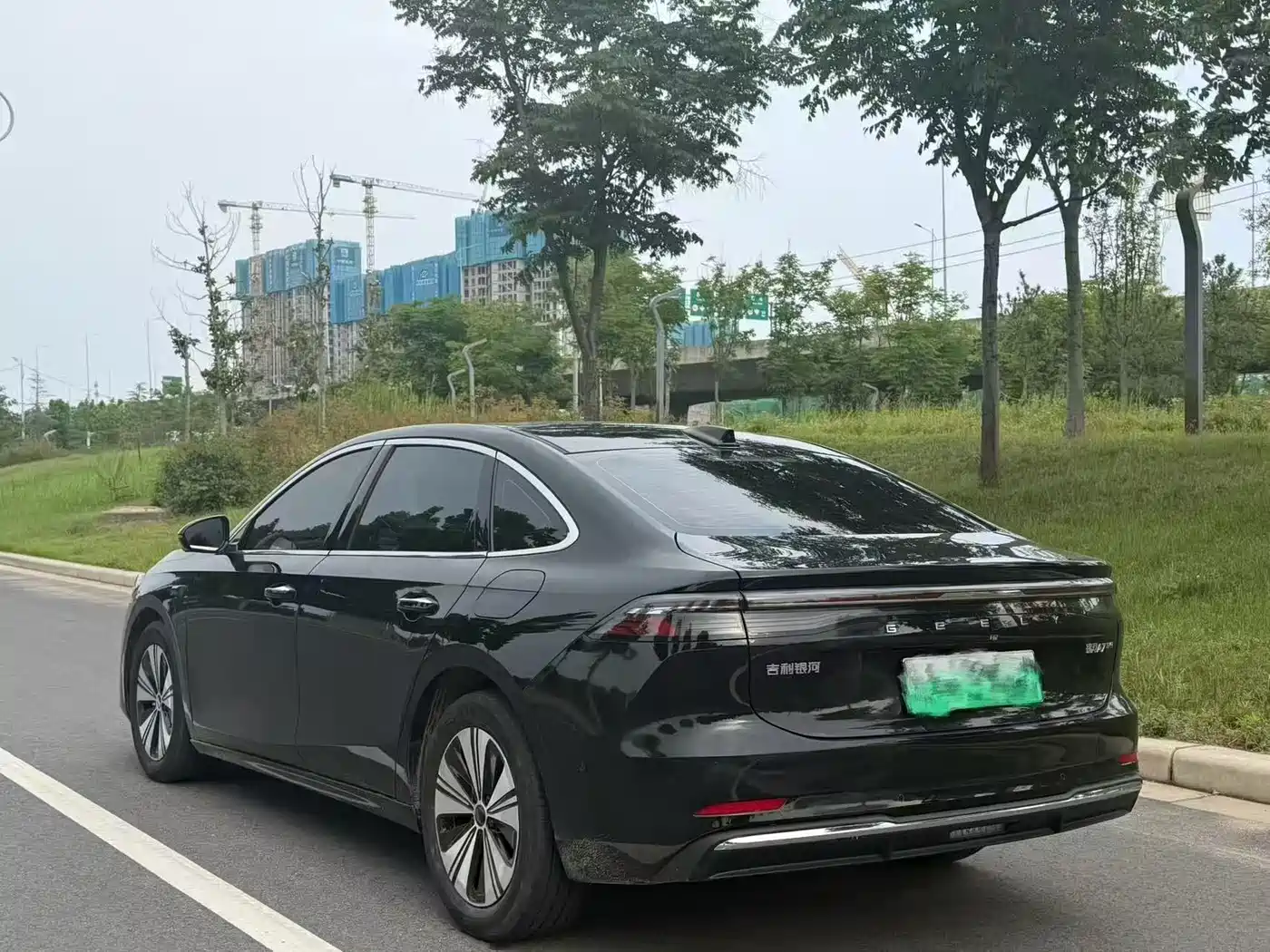 Geely Galaxy Galaxy A7 2025 EM-i 150km Long Voyage Edition фото 8