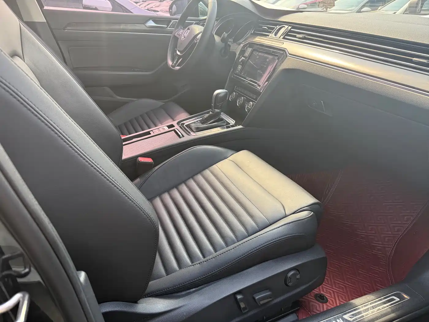 Volkswagen Magotan 2019 330TSI DSG Luxury Class China VI фото 6