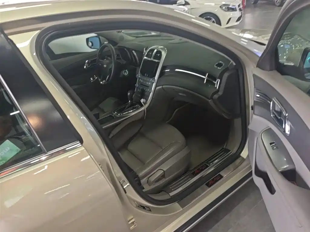 Chevrolet Malibu 2014 2.0L Automatic Luxury фото 25