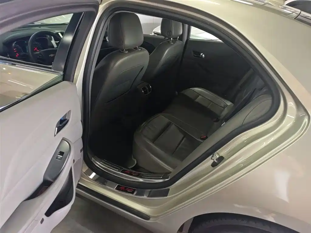 Chevrolet Malibu 2014 2.0L Automatic Luxury фото 17