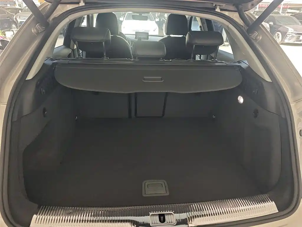 Audi Q3 2018 30th Anniversary Edition 35 TFSI Sport фото 15
