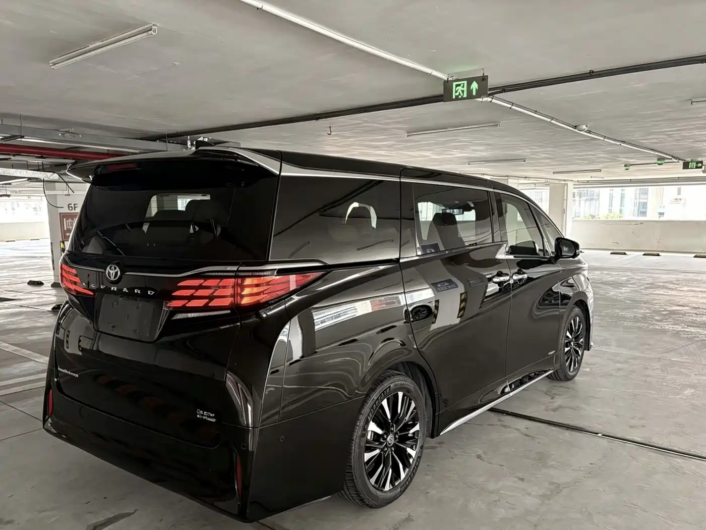 Toyota Alphard 2024 Hybrid 2.5L Prestige Edition фото 4