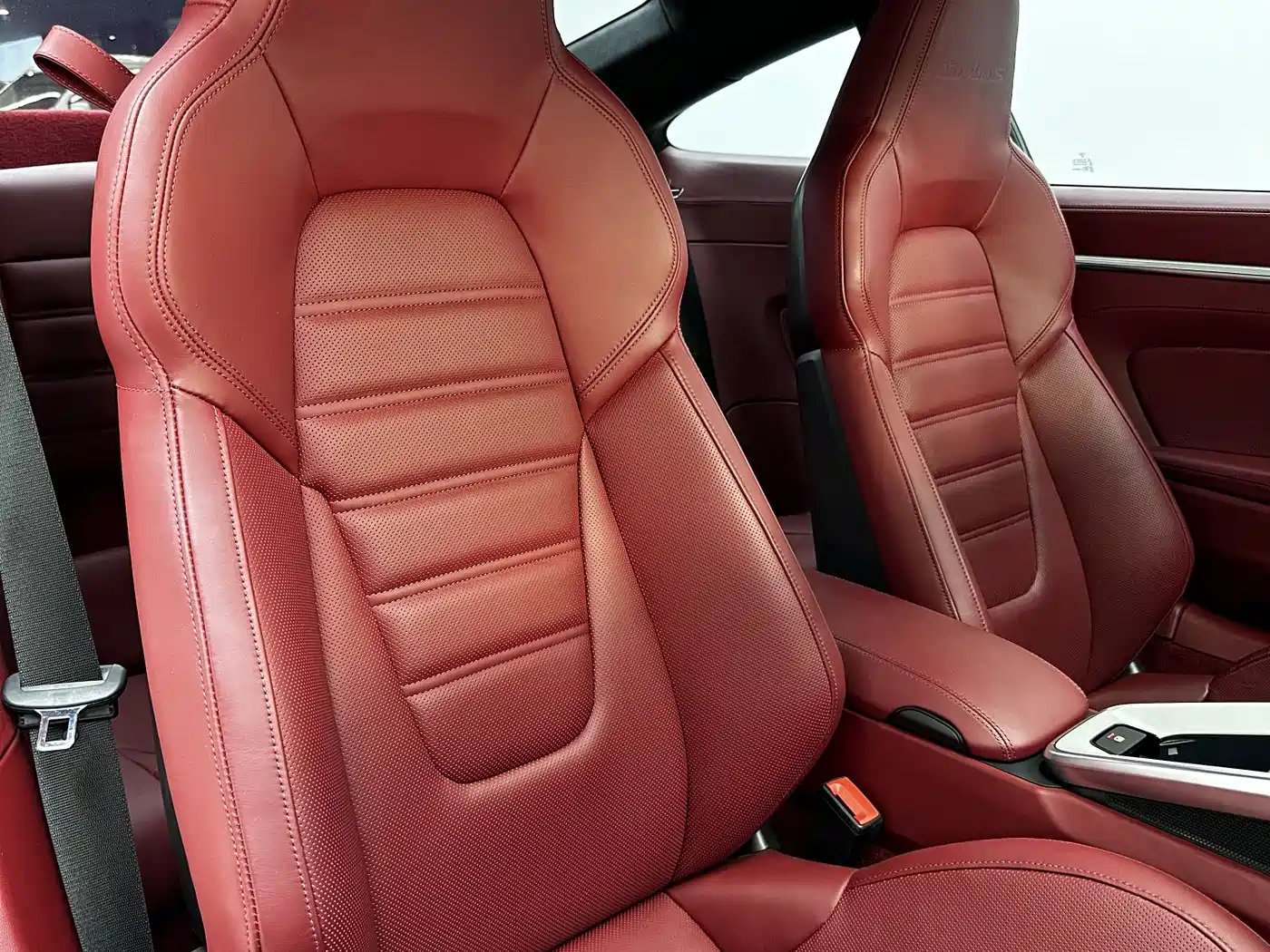 Porsche 911 2022 Turbo S 3.7T фото 15