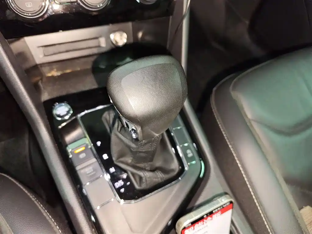 Volkswagen Tiguan L 2019 330TSI Automatic 2WD Panorama Comfort Edition China VI фото 14