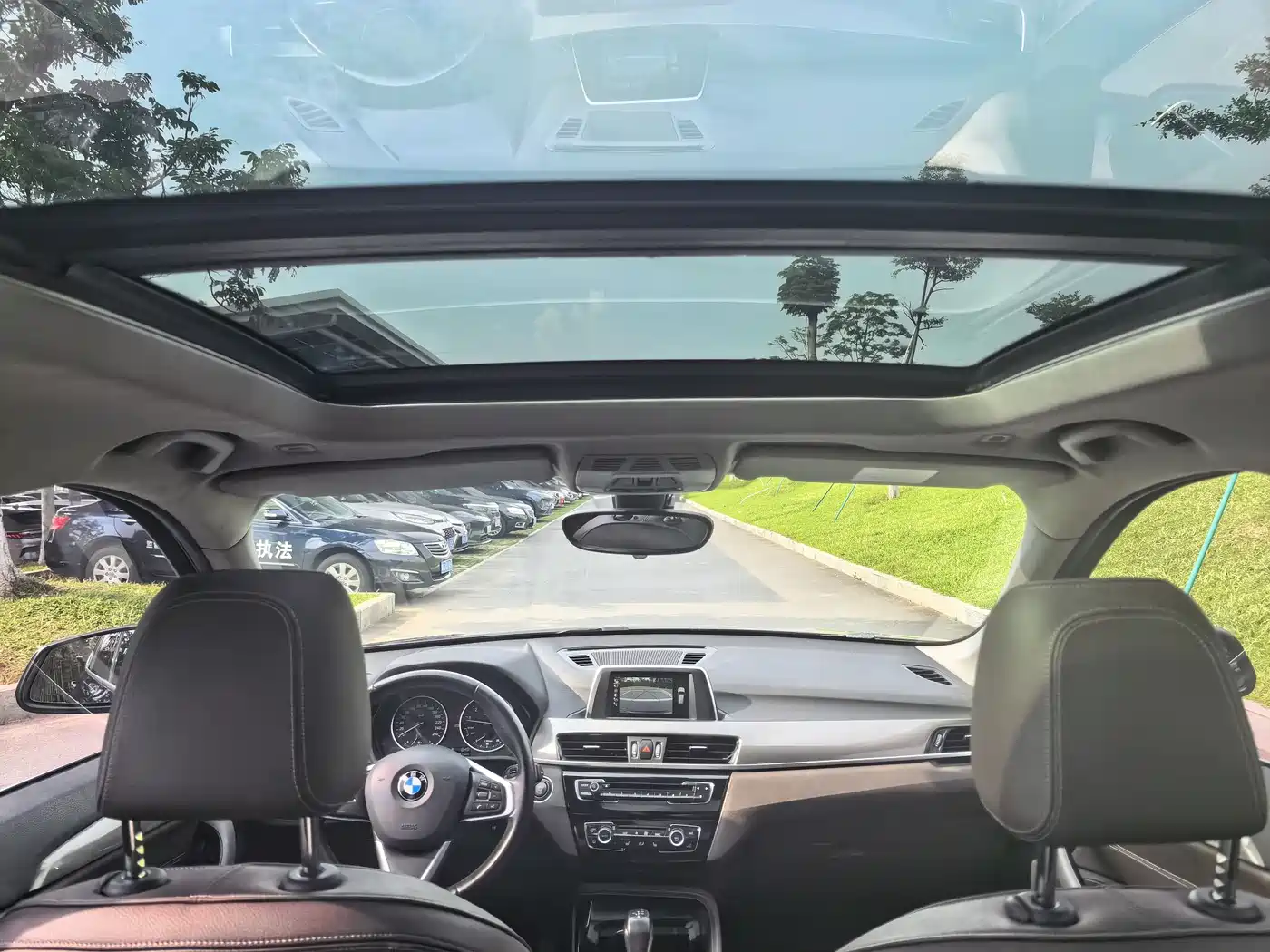 BMW X1 2016 sDrive20Li Luxury Model фото 12
