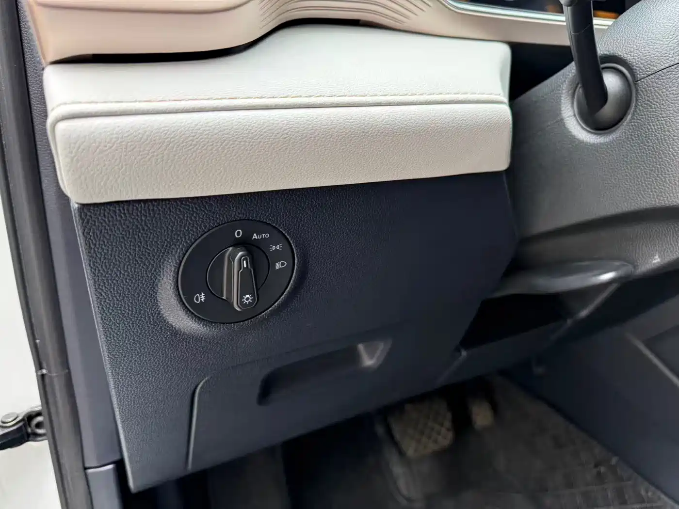 Volkswagen Tharu 2024 300TSI 2WD Bright Moon Edition фото 16