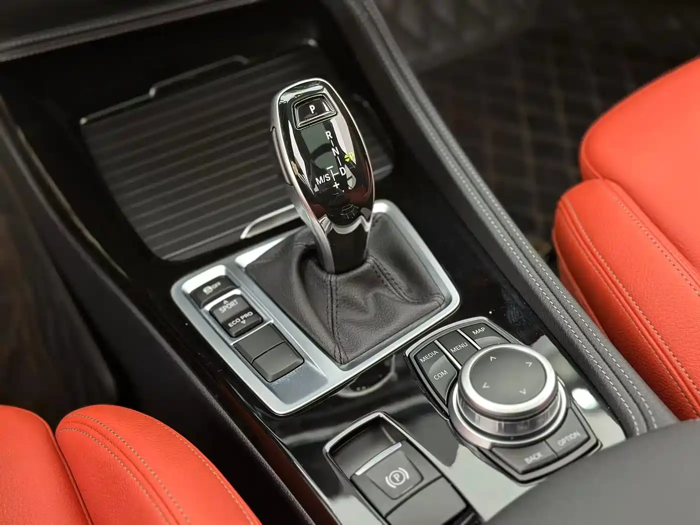 BMW 1 Series 2022 125i M Sport Shadow Edition фото 10