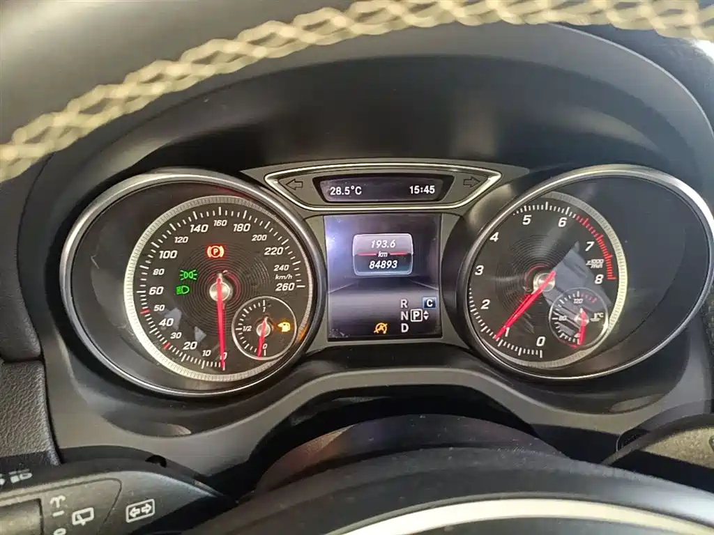 Mercedes-Benz GLA 2018 GLA 200 Dynamic фото 12