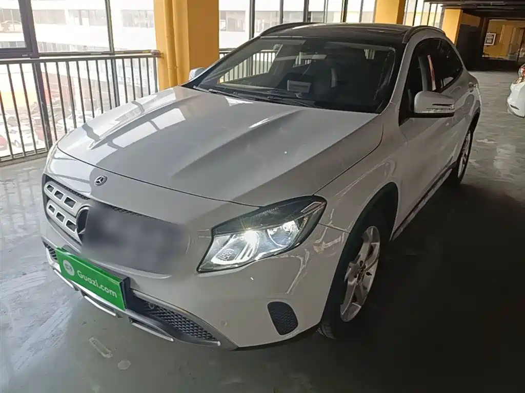 Mercedes-Benz GLA 2018 GLA 200 Dynamic фото 2
