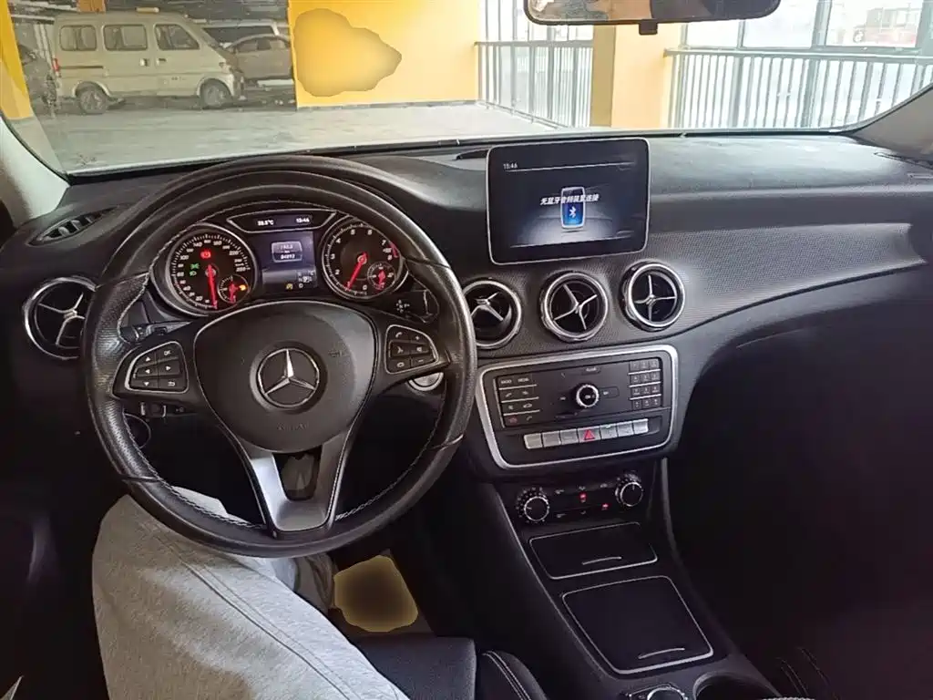 Mercedes-Benz GLA 2018 GLA 200 Dynamic фото 10