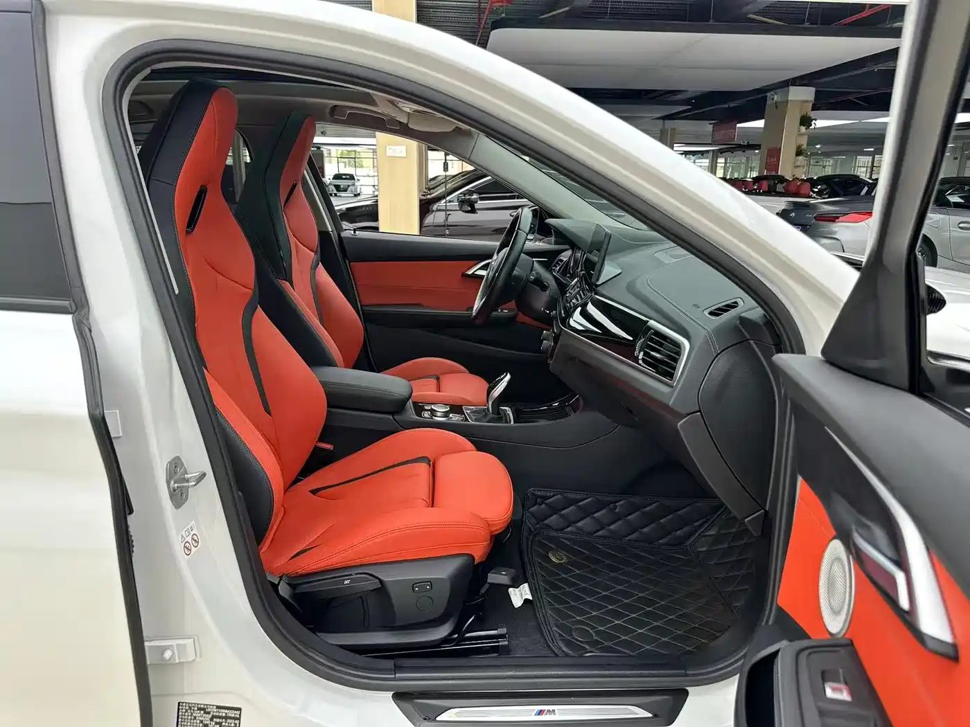 BMW 1 Series 2022 125i M Sport Shadow Edition фото 6