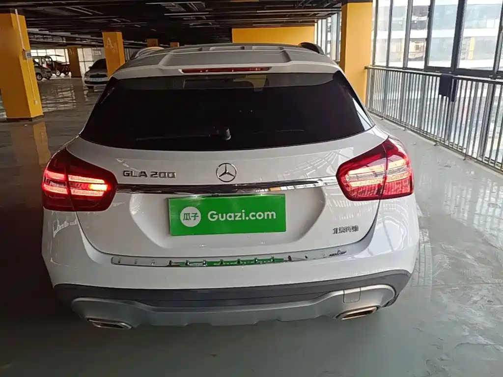 Mercedes-Benz GLA 2018 GLA 200 Dynamic фото 6