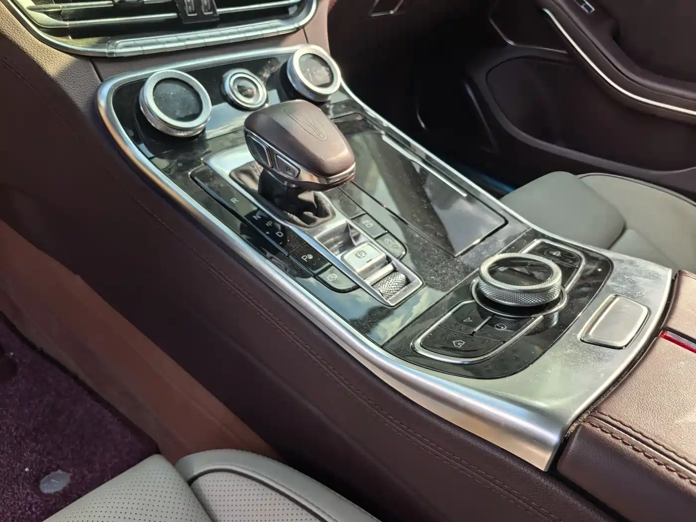 Hongqi H9 2020 2.0T Smart Connection Qi Chang Edition фото 12