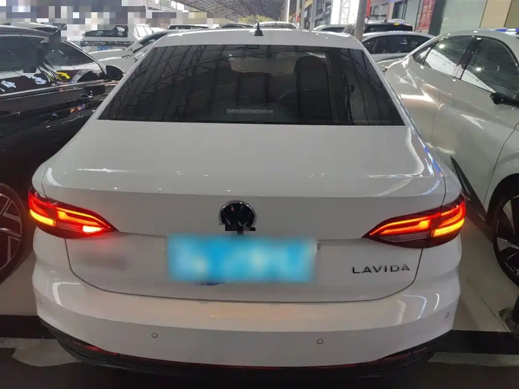 Volkswagen Lavida 2024 Model 1.5L Automatic Delight Edition фото 4