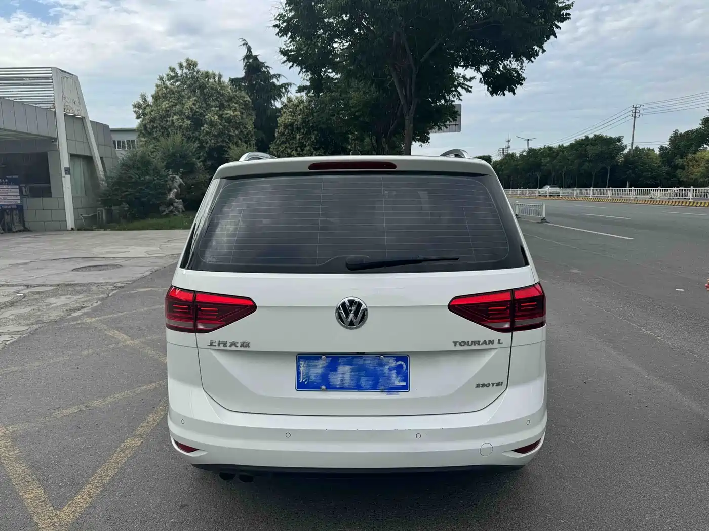 Volkswagen Touran 2016 Touran L 280TSI DSG Elegance фото 4