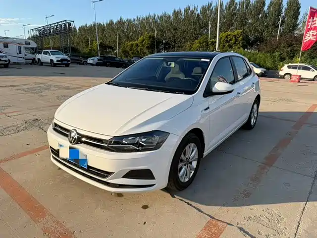Volkswagen Polo Plus 1.5L, Автомат, Техно