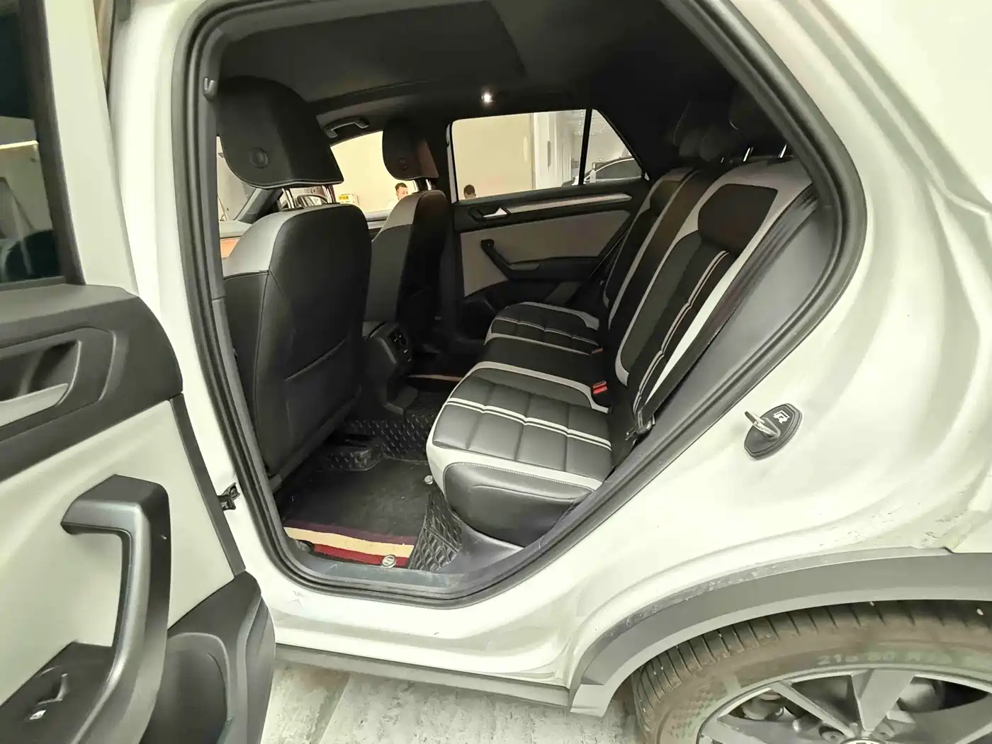 Volkswagen T-ROC 2025 2025 300TSI DSG 2WD Dawn Edition