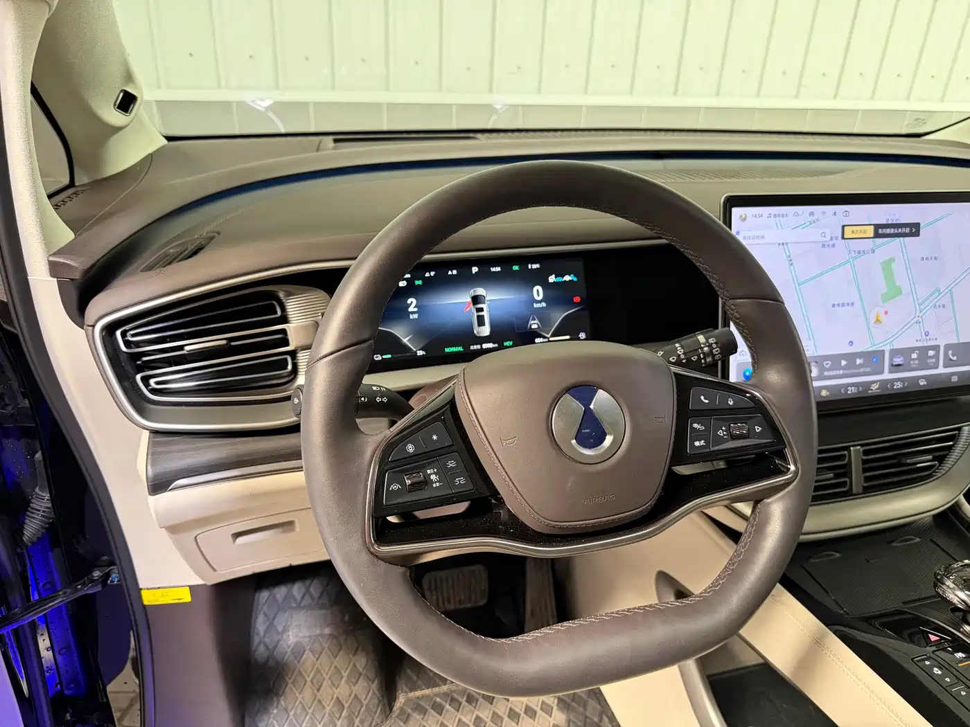 Denza D9 2024 DM-i 980 AWD Flagship фото 22