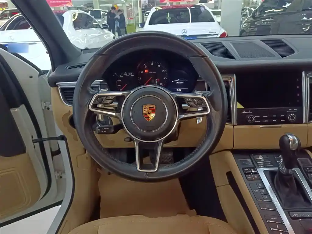 Porsche Macan 2017 Macan 2.0T фото 7