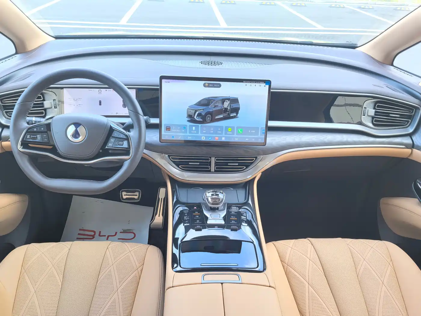 Denza D9 2025 EV Smart Drive Edition 620 Luxury фото 11