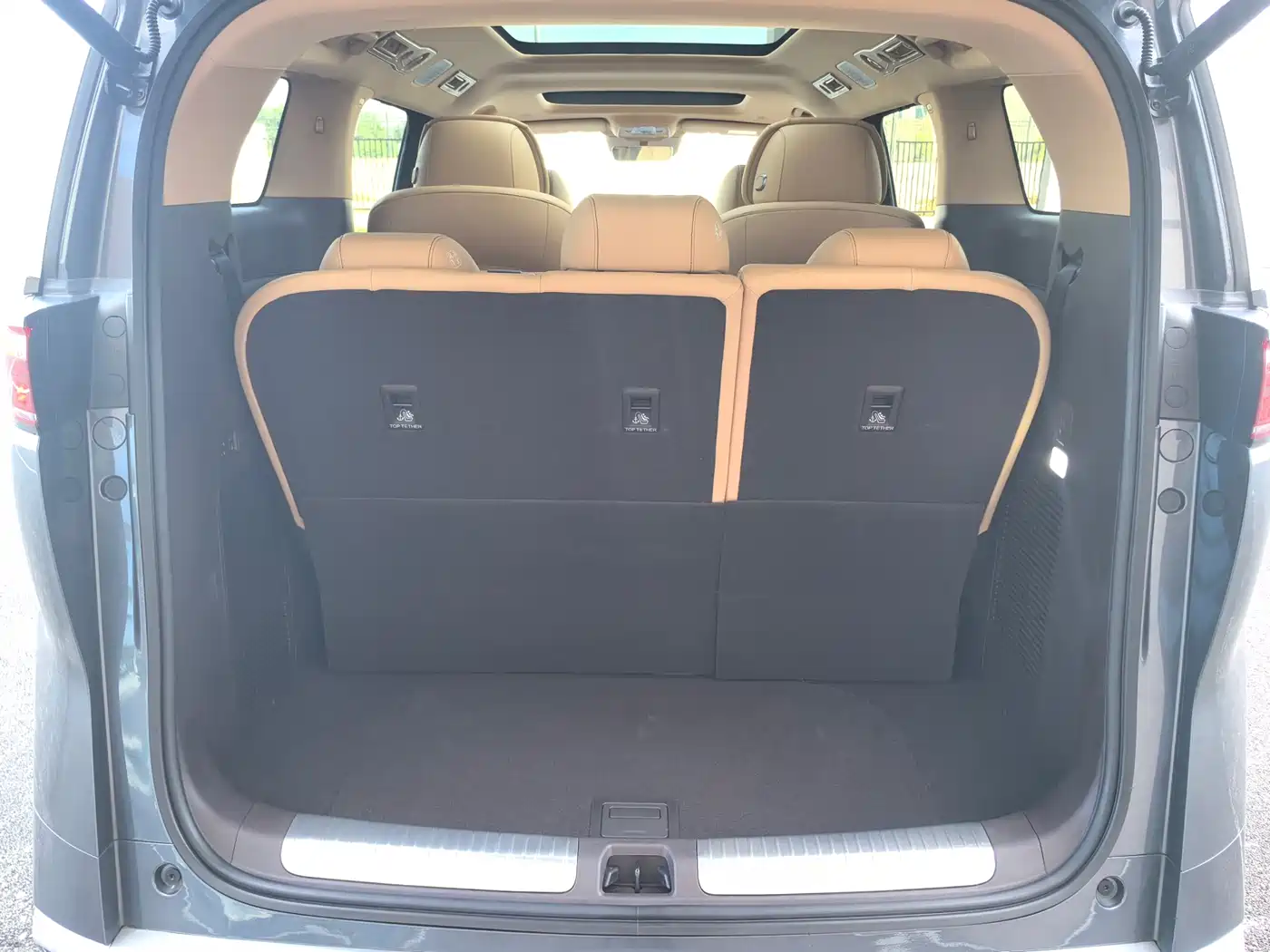 Denza D9 2025 EV Smart Drive Edition 620 Luxury фото 16