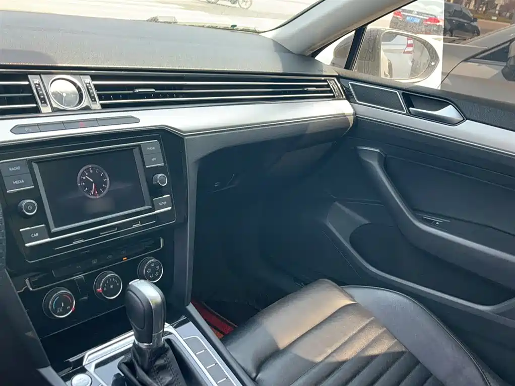 Volkswagen Magotan 2018 330TSI DSG Leading фото 4
