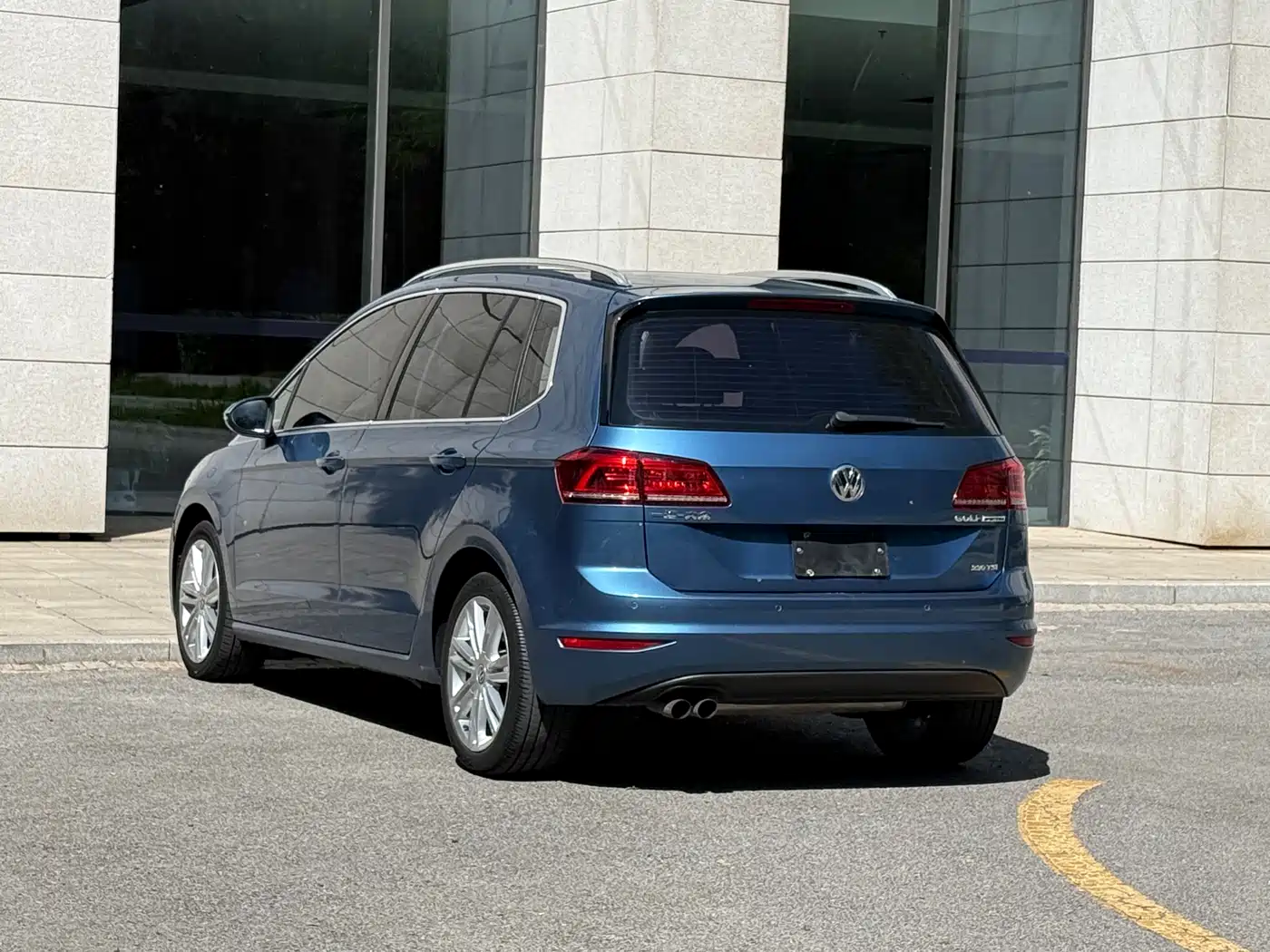 Volkswagen Golf Sportsvan 2018 230TSI Automatic Luxury фото 18