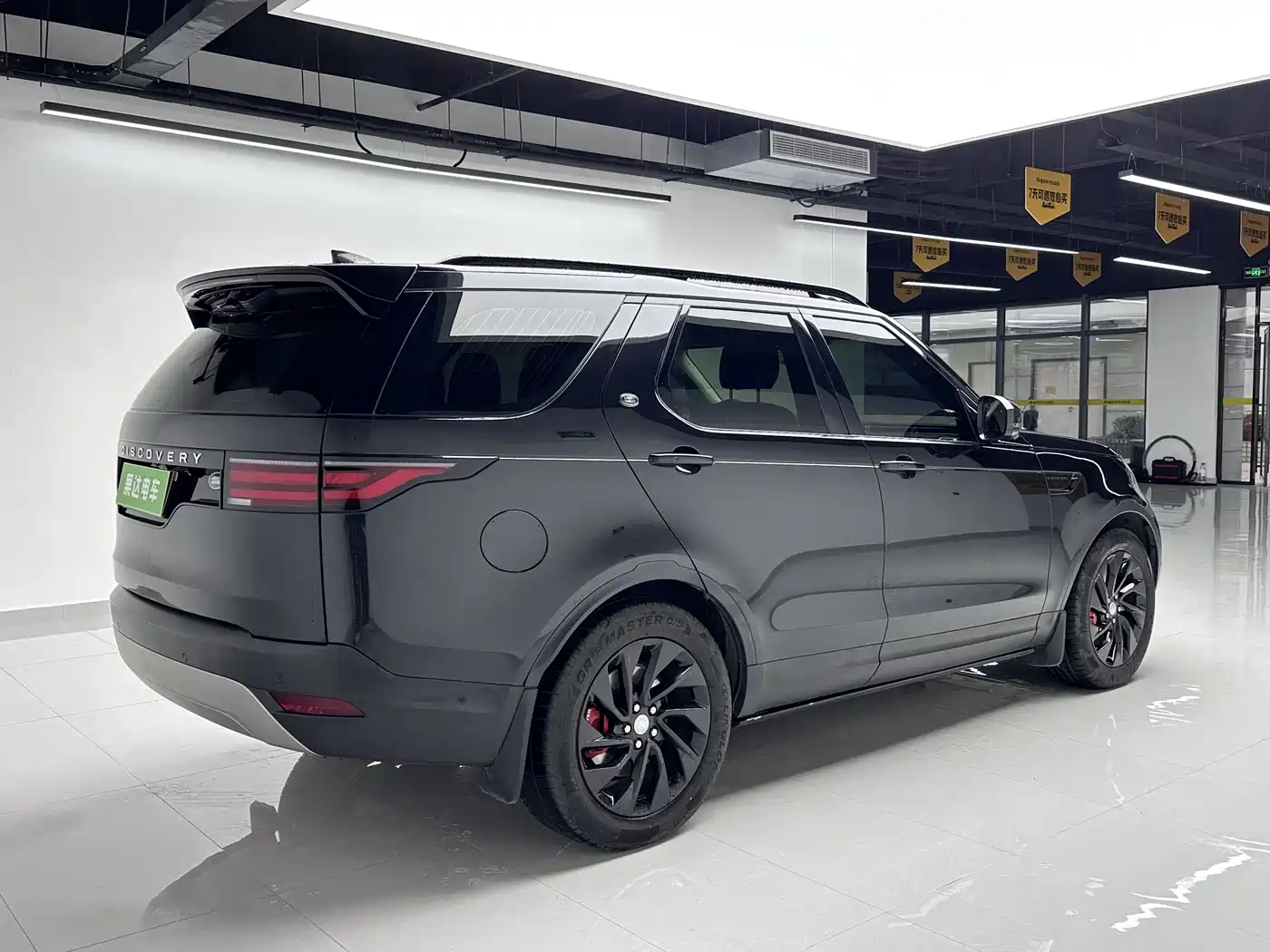 Land Rover Discovery 2023 300PS S фото 4