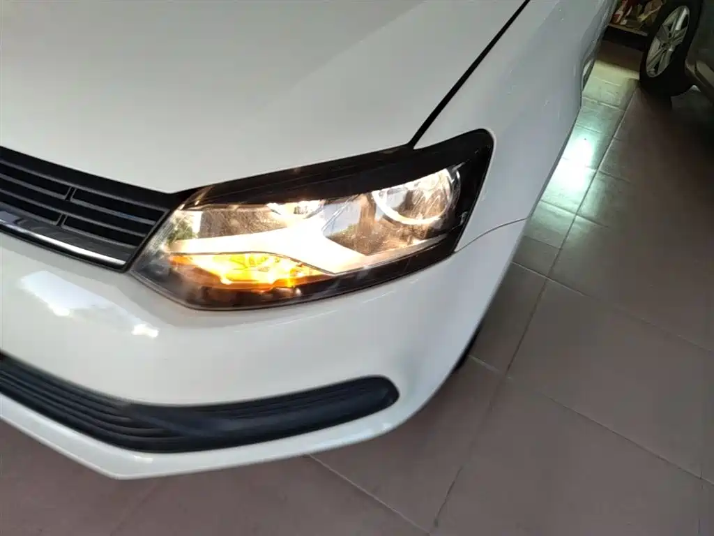 Volkswagen Polo 2018 1.5L Auto Safe Drive фото 24