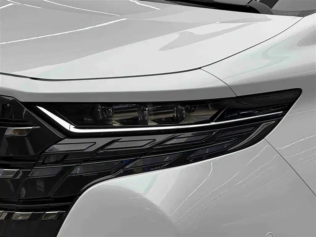 Toyota Alphard 2024 Hybrid 2.5L Ultimate Enjoyment Edition фото 4