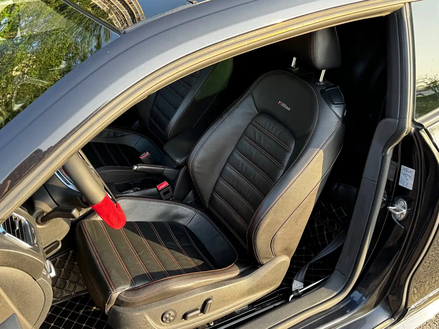 Volkswagen Scirocco 2013 2.0TSI Million Mile Edition фото 6