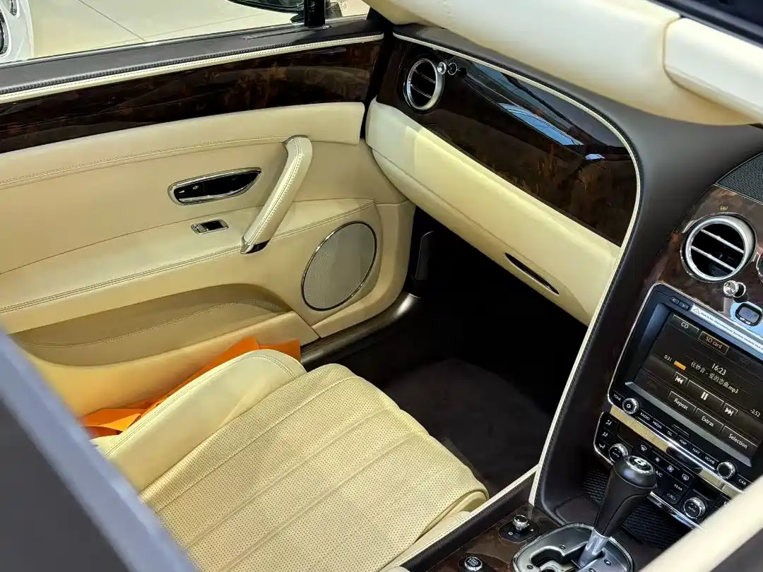 Bentley Flying Spur 2013 6.0T W12 Mulliner фото 8
