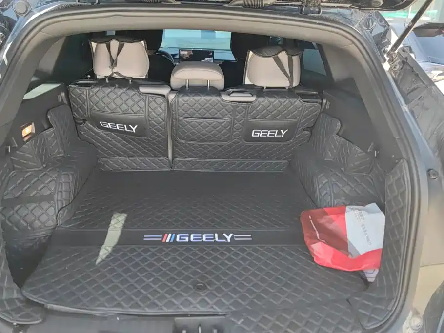 صورة 4 - Geely Atlas L
