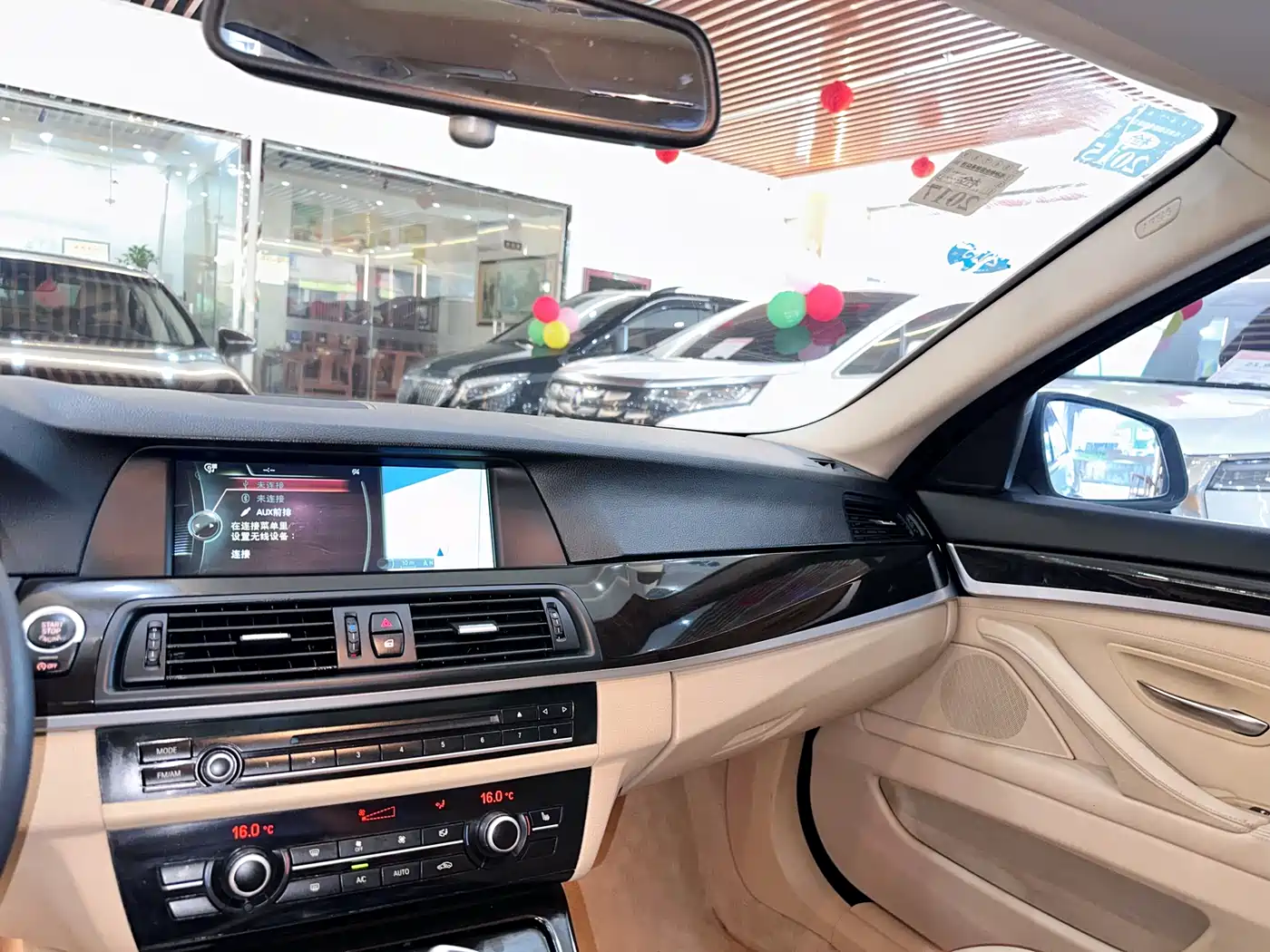 BMW 5 Series 2013 525Li Luxury фото 9