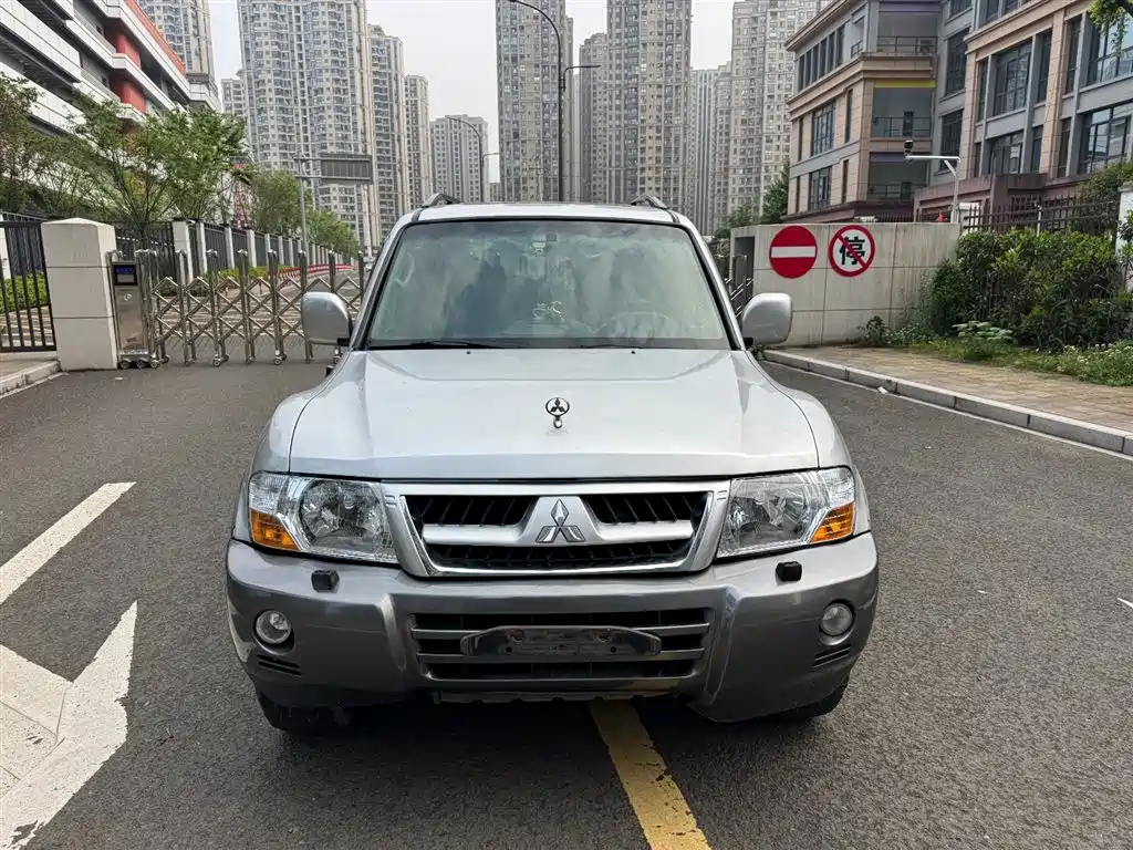 Mitsubishi Pajero 2006 Model 3.0L AT GLX