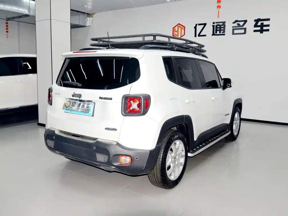 Фото 19 - Jeep Renegade