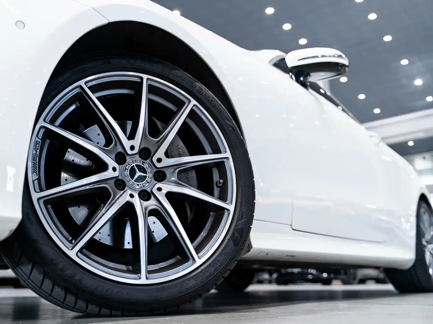 MERCEDES-BENZ E-CLASS (IMPORTED)