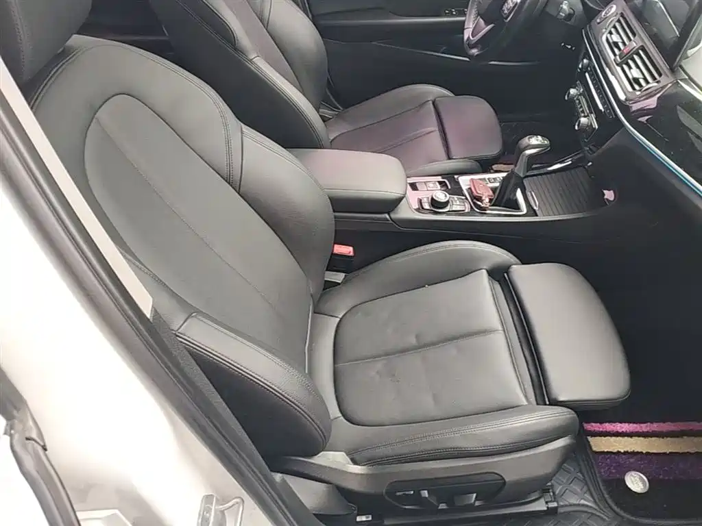 BMW 1 Series 2018 118i Sport Edition фото 25