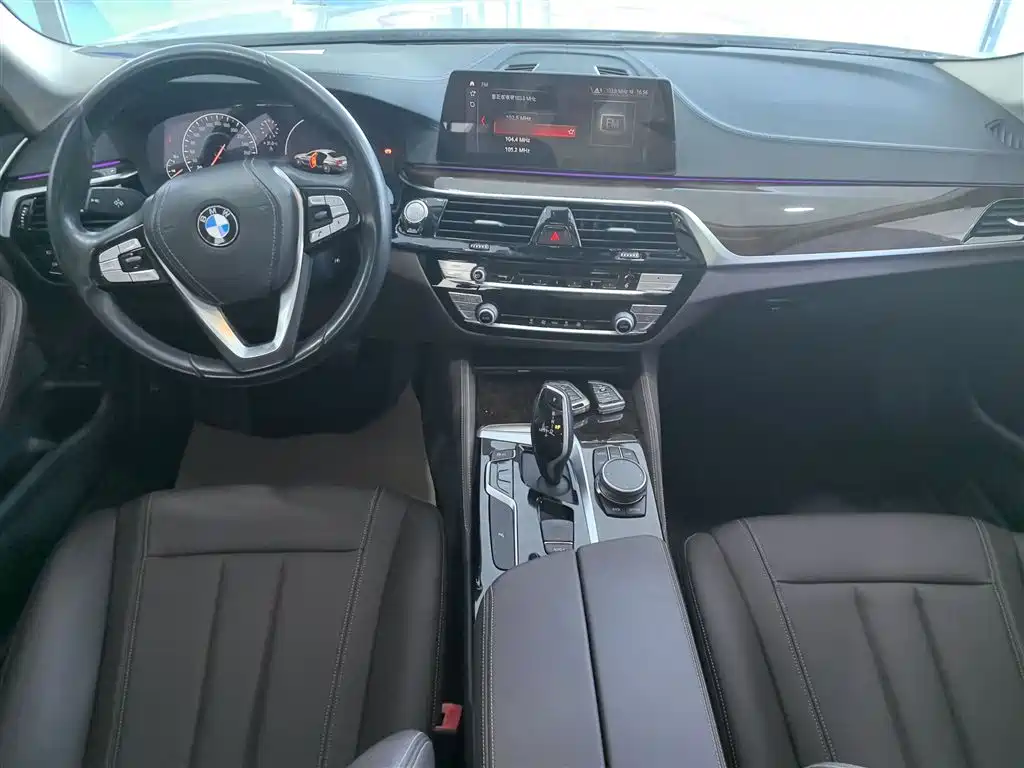 BMW 5 Series 2019 525Li Luxury Package фото 15