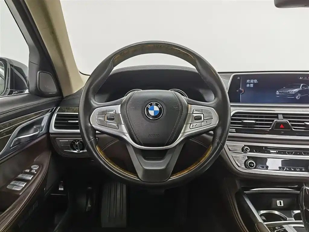 BMW 7 Series 2017 730Li Luxury Edition фото 11