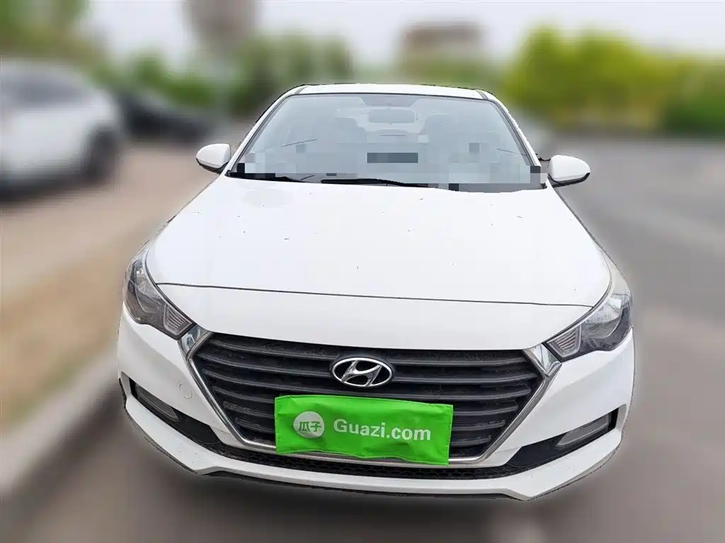 Hyundai Verna 2016 1.4L Automatic Cool Edition GLS фото 2