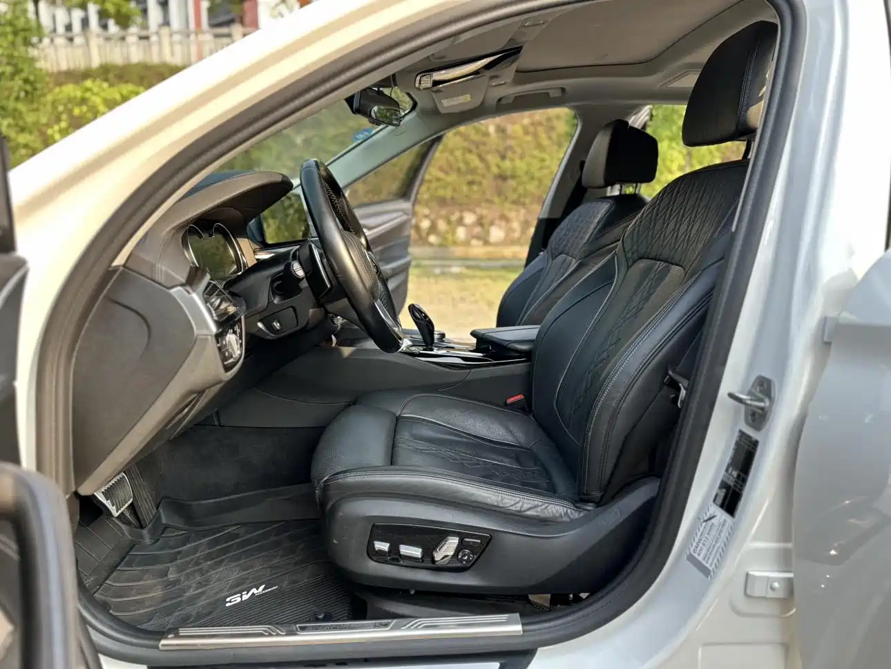 BMW 5 Series 2018 530Li Exclusive Luxury Package фото 8